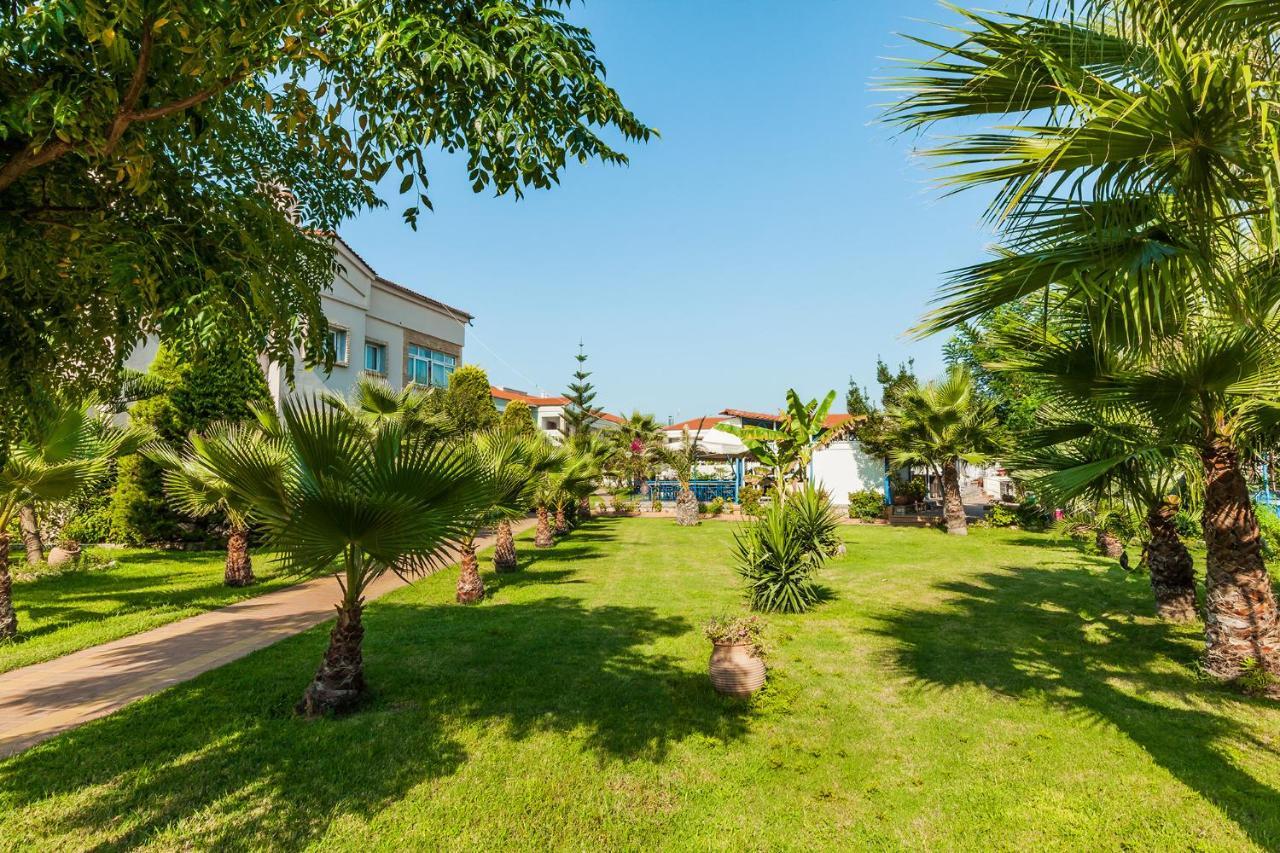 Tresor Sousouras Hotel Hanioti Exterior foto