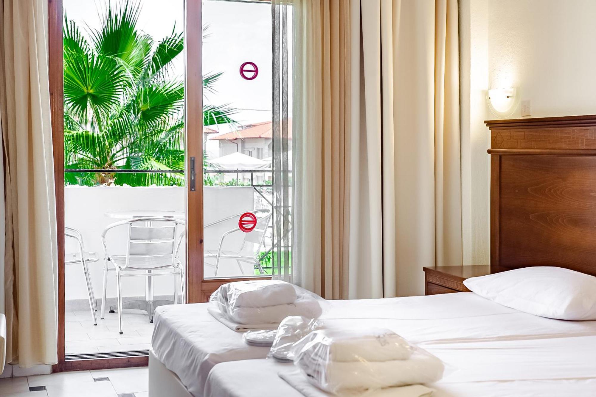 Tresor Sousouras Hotel Hanioti Cameră foto