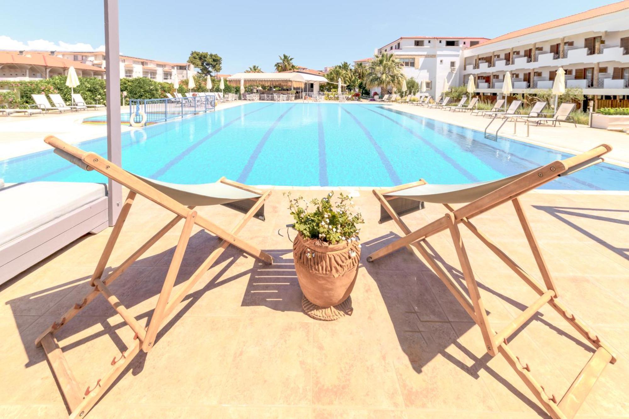 Tresor Sousouras Hotel Hanioti Exterior foto