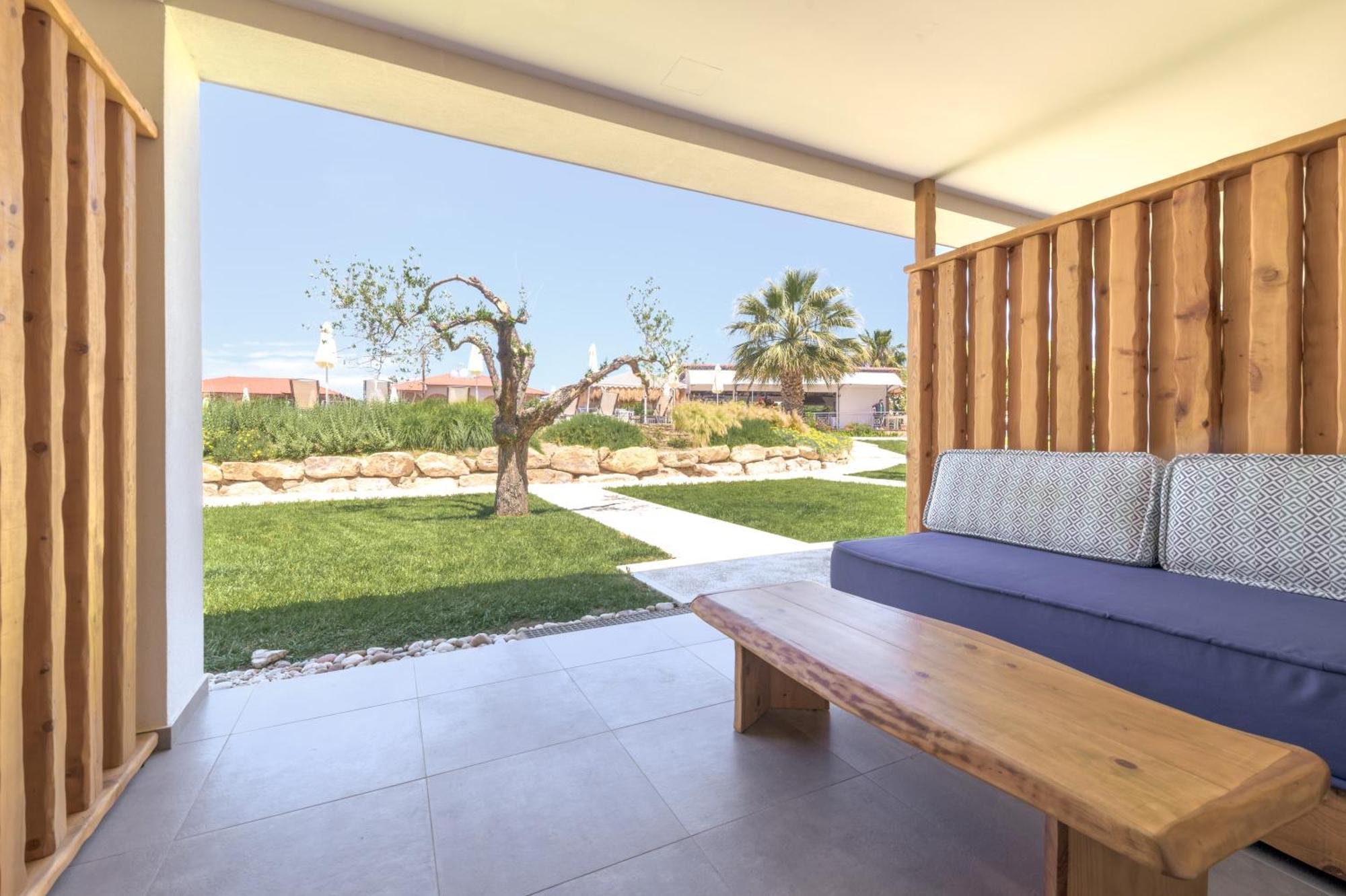 Tresor Sousouras Hotel Hanioti Exterior foto
