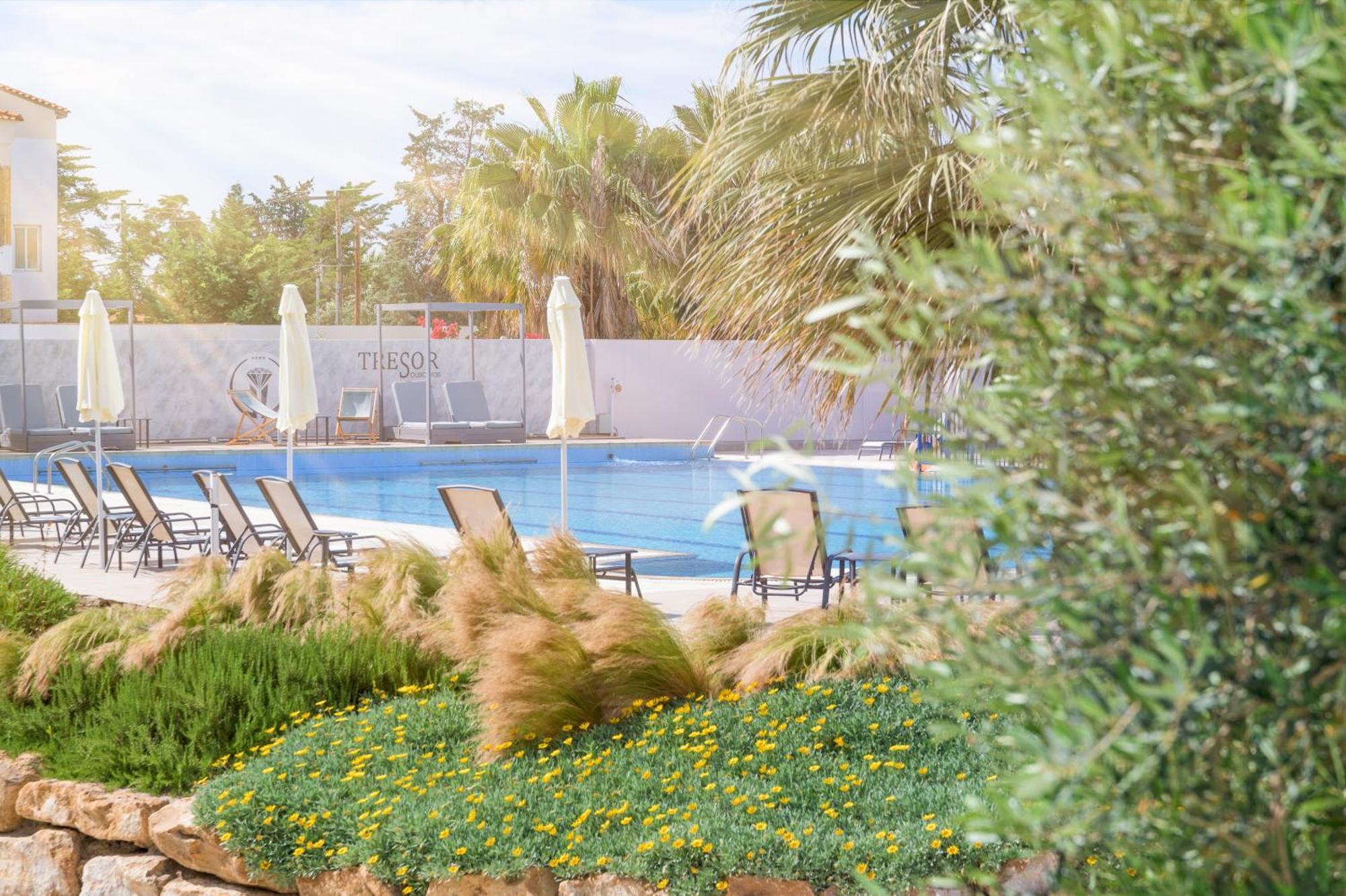 Tresor Sousouras Hotel Hanioti Exterior foto