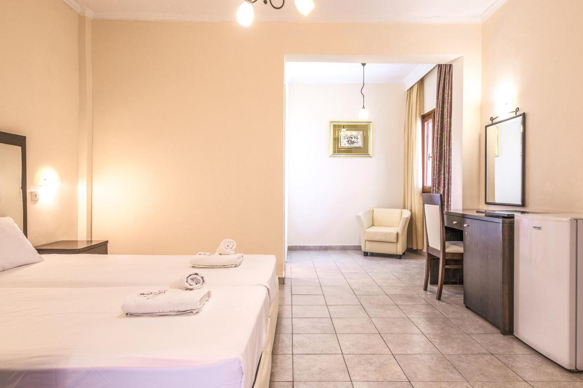 Tresor Sousouras Hotel Hanioti Exterior foto